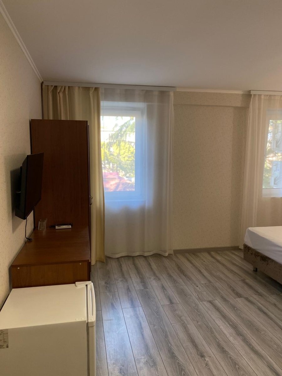 Номер «3-местный 2-комнатный семейный эконом без балкона, территория «Страна души» (Эвкалипт / Самшит / Орхидея)» — отель «Страна души» в Сухуме — фото 2